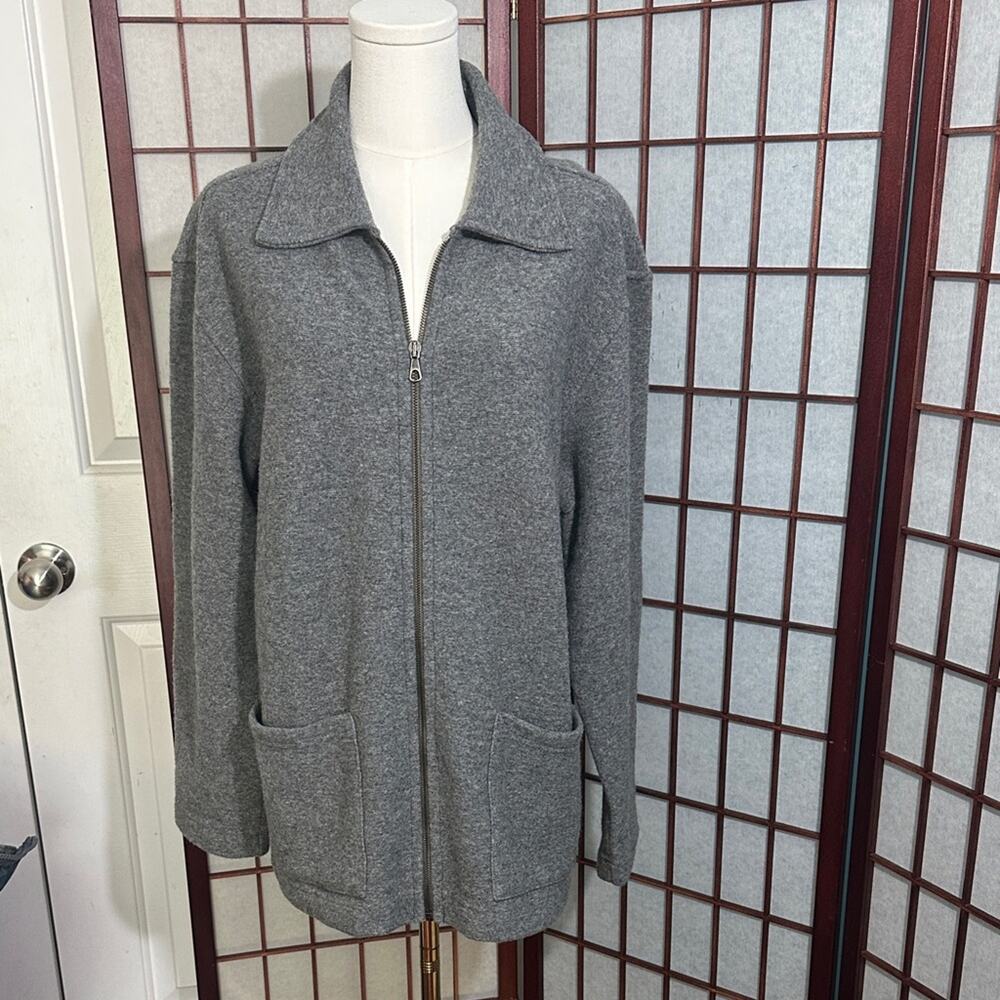 Bullock and Jones sweater Cozy Gray Zip-Up Jacket 80% wool. Size medium.
